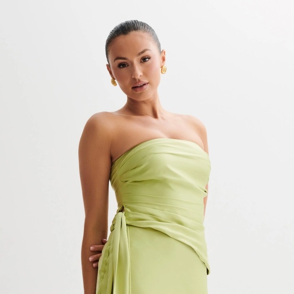 Meshki Tops - Meshki Allegra Satin Ruched Strapless Top (M, Green, NWT)